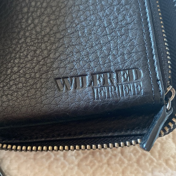 Wilfred free black pebbled leather wallet. EUC - Picture 9 of 9